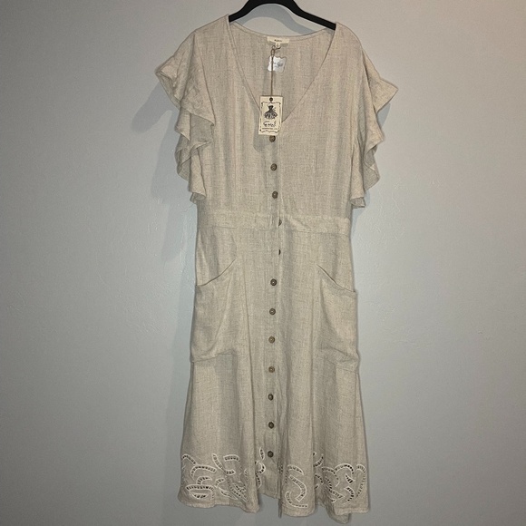 easel Dresses & Skirts - NWT Easel Button Down Dress